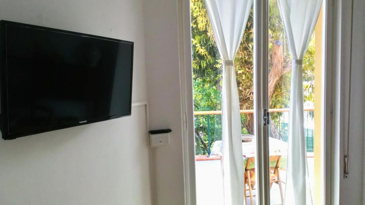 菲纳莱利古雷Casa Di Claude Con Posto Auto公寓 外观 照片