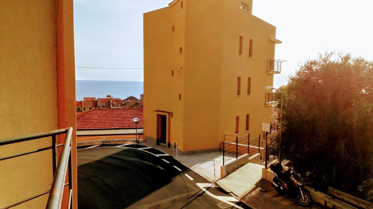 菲纳莱利古雷Casa Di Claude Con Posto Auto公寓 外观 照片