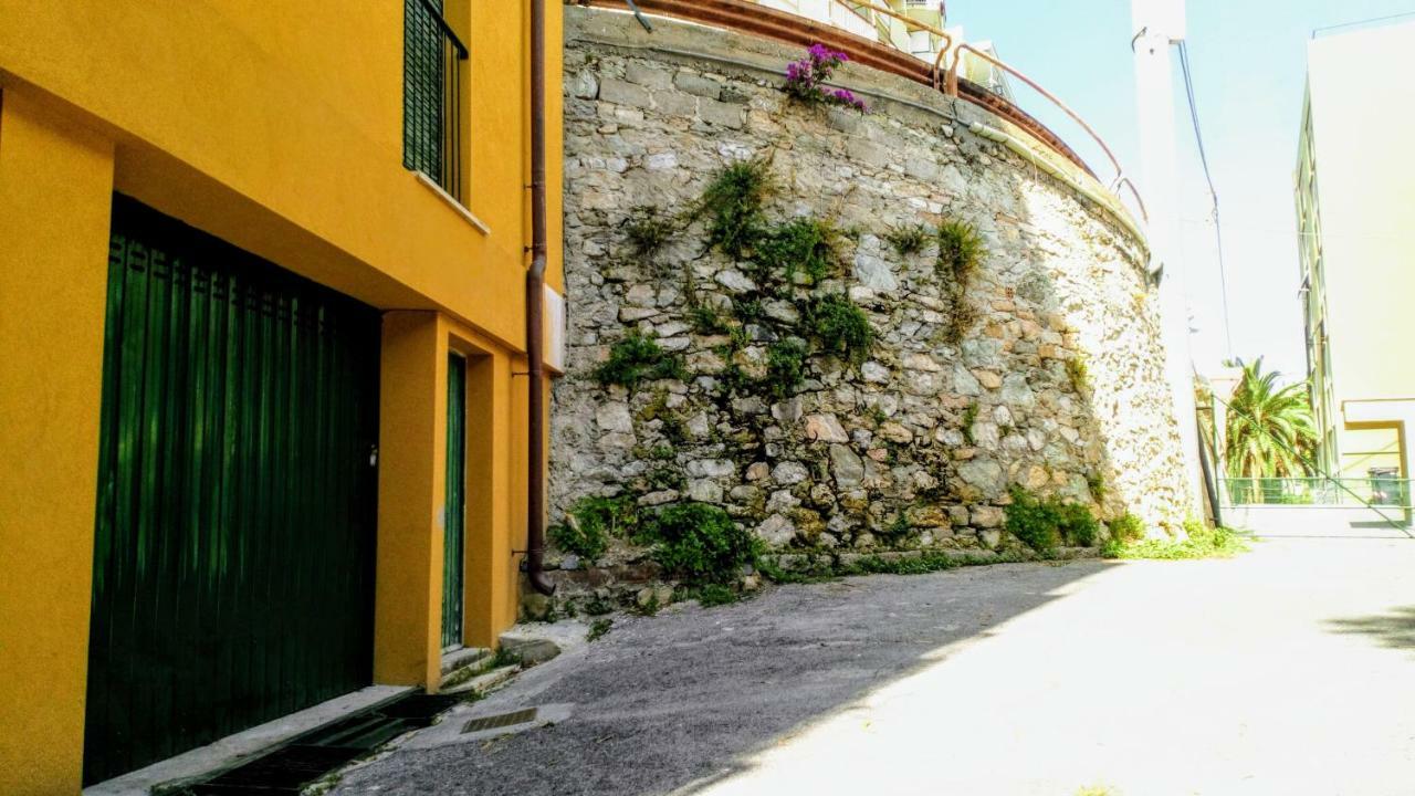 菲纳莱利古雷Casa Di Claude Con Posto Auto公寓 外观 照片